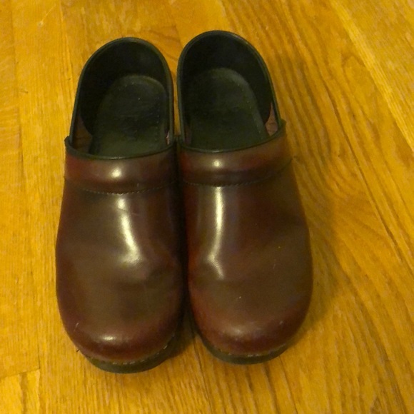 Dansko Shoes - Dansko clogs